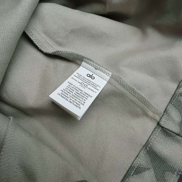 ALO Yoga Gray Tie-Dye Canvas Tote Bag NWT - Picture 4 of 7